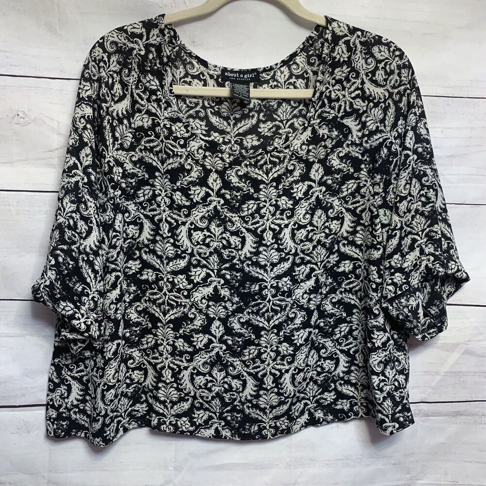 About a girl Los Angeles Top Cropped black floral large 10 Beach Summer Floral